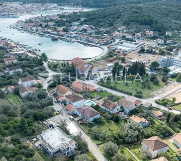 Otok Korčula, Vela Luka, građevinsko zemljište u centru mjesta - cover