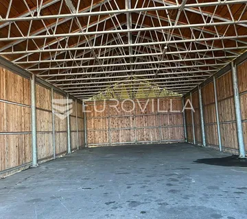 Dugo Selo, poslovna zona, skladišni prostor s dvije hale 500 m2, natkriveni prostor 640 m2 - cover