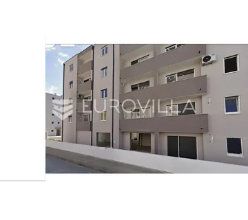 Pula, Monvidal trosoban stan 53 m² s natkrivenim parkirnim mjestom u novogradnji