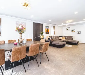 Zagreb, Podsused, predivna moderna kuća 278 m²