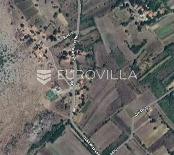 Ružić, građevinsko zemljište površine 650 m² - cover