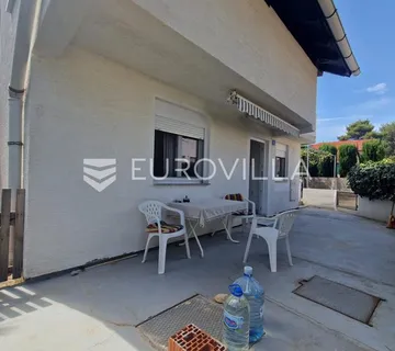 Vir, samostojeća katnica s dva apartmana