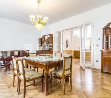 Šalata prekrasna renovirana obiteljska vila 400 m²