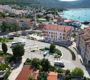 Grad Cres, Centar, trosoban stan s krovnom terasom, NOVOGRADNJA - cover