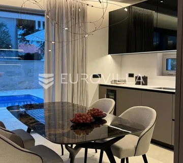 Krk, luksuzan trosoban stan, 93 m² NOVOGRADNJA - cover