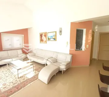 Pula, Pješčana uvala, Penthouse s pogledom na more, vrtom, parking mjestom, 150 m² - Pješčana uvala, Medulin