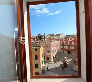 Istra, Rovinj, renoviran stan 59m2 s dvije spavaće sobe u samom centru grada + tavan