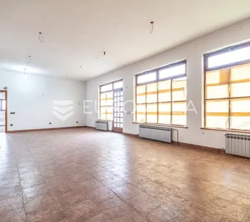 Zagreb, Granešina, stambeno, poslovna kuća s okućnicom, 377 m² - cover