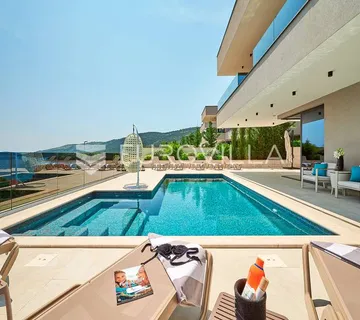 Trogir - Marina, luksuzna vila s vanjskim, grijanim bazenom