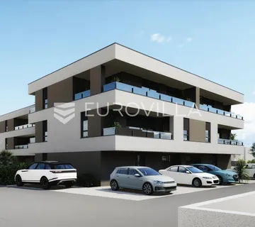 Pula, Valdebek - dvosobni stan u novogradnji s vrtom