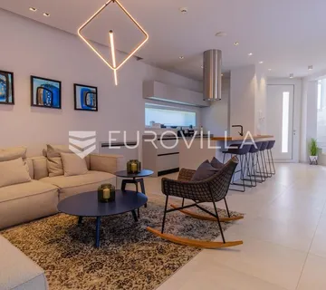 Istra, Funtana, moderna vila 179 m² s bazenom i privatnim parkingom - cover