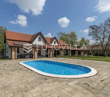 Trnovec Bartolovečki, Šemovec, prekrasna kuća površine 290 m²