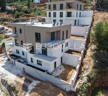 Hvar, Jelsa, dvosobni apartman u prizemlju