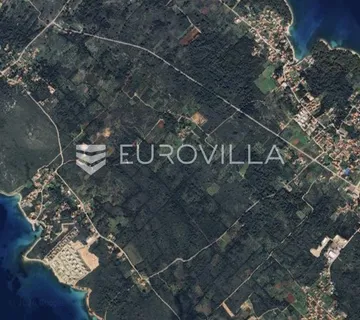 Ugljan, građevinsko zemljište 100 m od mora s otvorenim pogledom, vrhunskim potencijalom - Ugljan, Preko