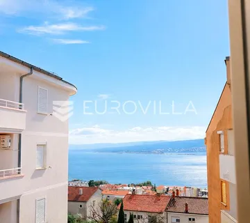 Crikvenica, dvosoban stan 41,95 m², galerija, loggia i pogled na more