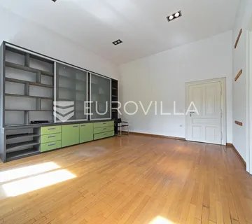 Osijek, Centar grada, prodaje se poslovni prostor u secescijskoj zgradi, 107 m²