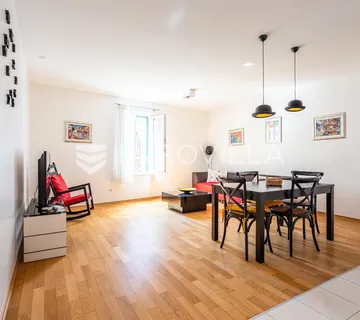 Split, uređen dvosoban stan u strogom centru grada