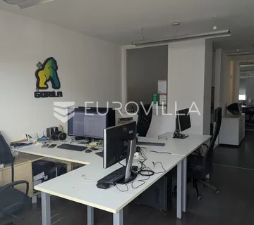 Zagreb, Odra, poslovni prostor/ured sa spremištem i parkingom, 68 m² - Odra, Zagreb