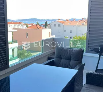 Zadar, Borik, moderan trosoban stan s pogledom na more