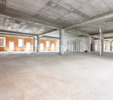 Vrbani, poslovni prostor za zakup 862 m2 - cover