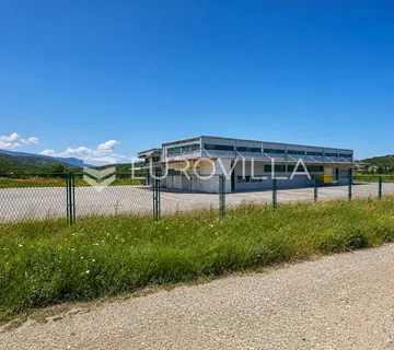 Novi Vinodolski, poslovno, proizvodni kompleks 3.731 m² na zemljištu 11.601 m²