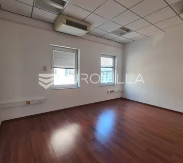 Radnička, funkcionalan poslovni prostor 110 m² na 1. katu poslovne zgrade - Zagreb