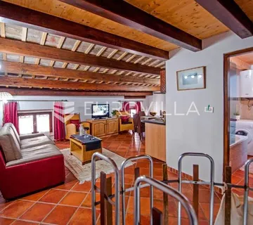 Istra, Rovinj, apartman na prvom katu neto korisne površine od 39,95 m² na 100 metara od mora