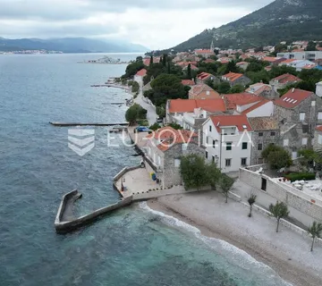 Orebić, kamena kuća 40 m od mora