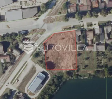 Vinkovci, atraktivno građevinsko zemljište na kutu, 2.968 m², odlična lokacija - cover