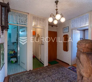 Varaždin, Banfica, trosoban stan površine 74 m²