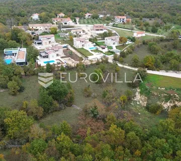 Svetvinčenat, Butkovići, građevinsko zemljište s pravomoćnom dozvolom