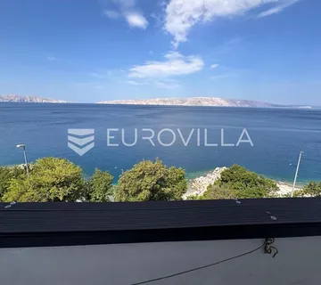 Senj, trosoban stan 51,36 m² na vrhunskoj lokaciji, prvi red do mora
