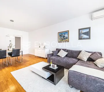Kvaternik Plaza dvosoban penthouse s 2 garaže - Zagreb