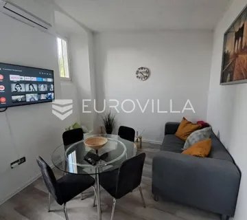 Pula, Centar, Trosoban stan, neto korisna površina 40 m² - Medulin