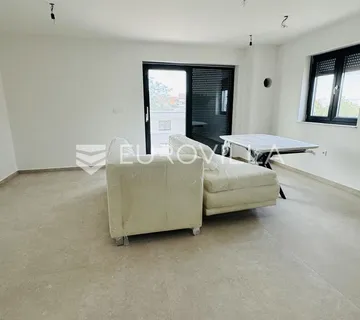 Istra, Umag, NOVOGRADNJA, Stan na drugom katu 64,54 m²