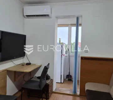 Zagreb, Donja Dubrava, Trnava, garsonijera 18 m², drugi kat