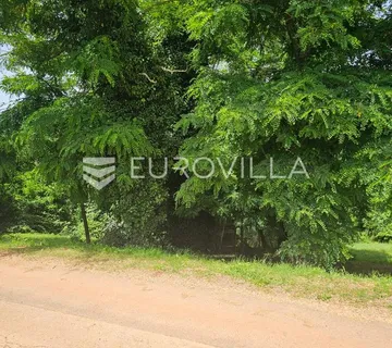 Istra, Tadini, građevinsko zemljište 1109m2 na rubu sela - Tadini, Kaštelir - Labinci
