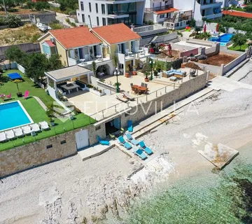 Otok Čiovo - prekrasna vila direktno na plaži - cover