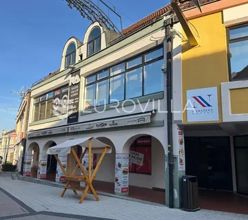 Požega, poslovni prostor u trgovačkom centru - Centar