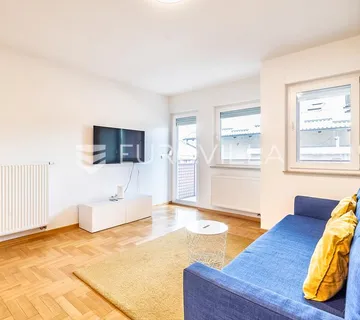 Zagreb, Trešnjevka, prekrasan trosoban stan 68 m², loggia