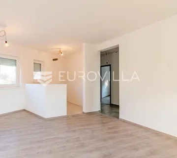 Varaždin, Centar, trosoban stan površine 74,45 m², NOVOGRADNJA