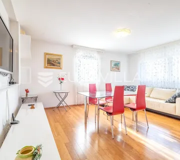 Zagreb, Vrapče, prostran četverosoban stan 104 m² s garažom