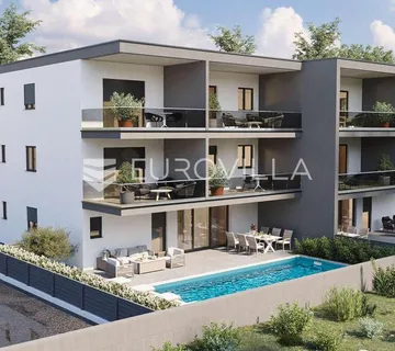 Istra, Novigrad, ekskluzivan stan sa tri spavaće sobe i privatnim bazenom u blizini mora, S1