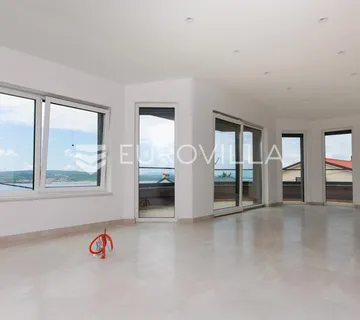 Crikvenica, trosoban stan 68 m² s panormaskim pogledom na more