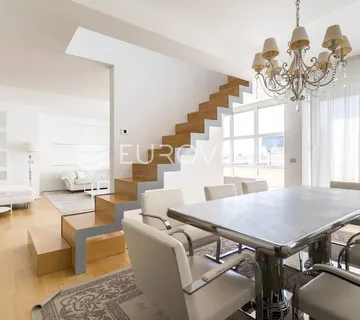 Pantovčak, Goljak prekrasan peterosoban penthouse površine 297 m² s 2 garaže i 2PM - cover