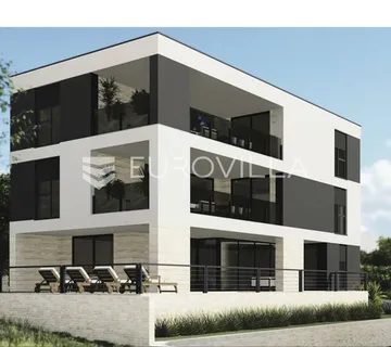 Istra, Medulin, trosoban stan 90 m² u atraktivnom dijelu Medulina