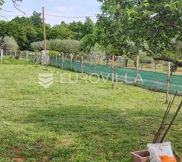 Valtura, ravno poljoprivredno zemljište sa uređenim putem - Valtura, Ližnjan