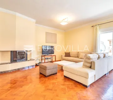 Zagreb, Bukovac, komforan trosoban stan neto korisne površine 96 m² garaža