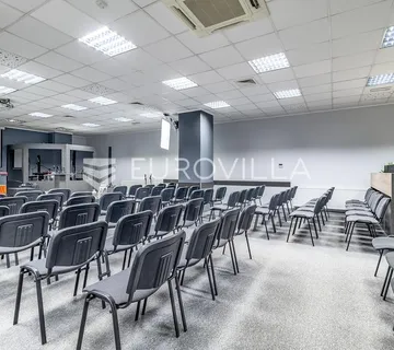 Zagreb, Zagrebačka cesta, višefunkcionalni poslovni prostor 387.08 m² na 2. katu