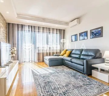 Kvaternik Plaza dvosoban penthouse s 2 garaže - cover